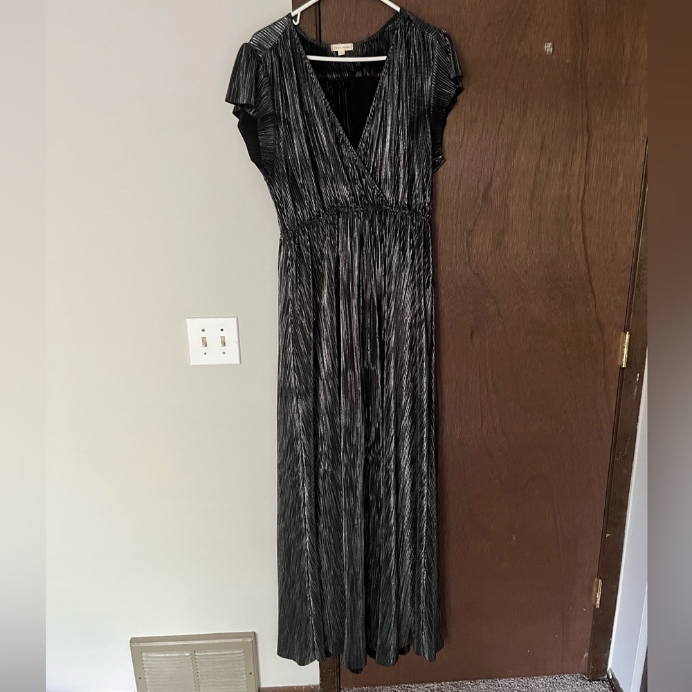 STEVIE HENDER Black Shiny Gown